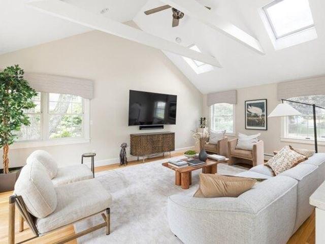 House for sale in Birds Hill, Needham