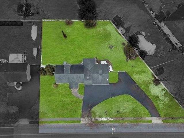 House for sale in Smithtown, New York