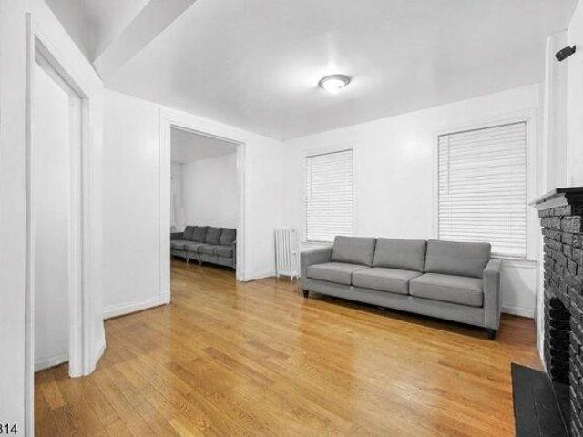 House for sale in Newark, Essex County