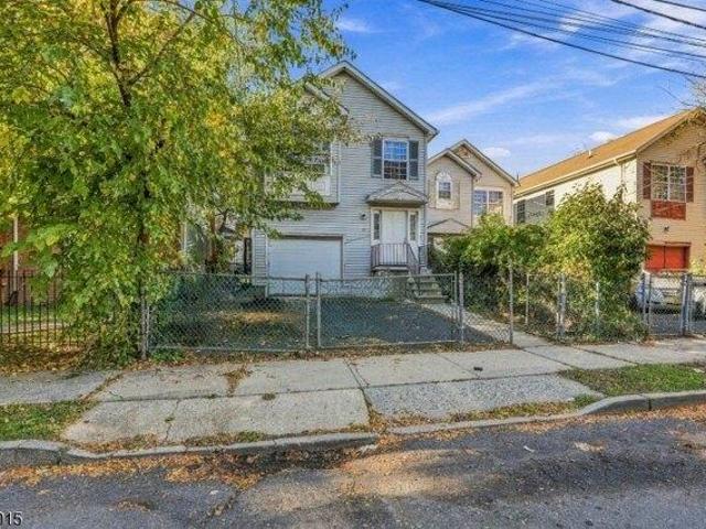 House for sale in Newark, Essex County