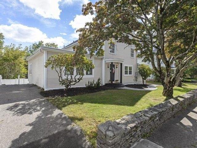 House for sale in Whitinsville Historic District, Northbridge