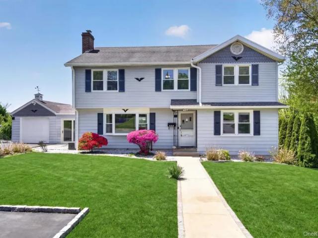 House for sale in Hawthorne, New York
