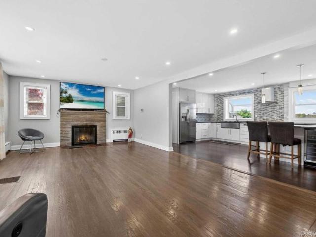 House for sale in Hawthorne, New York