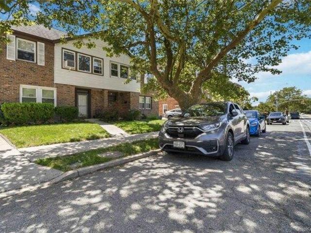 House for sale in Queens, Arverne