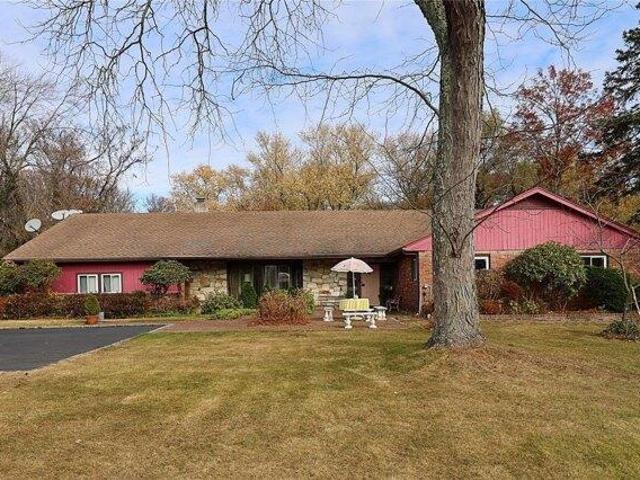House for sale in Old Westbury