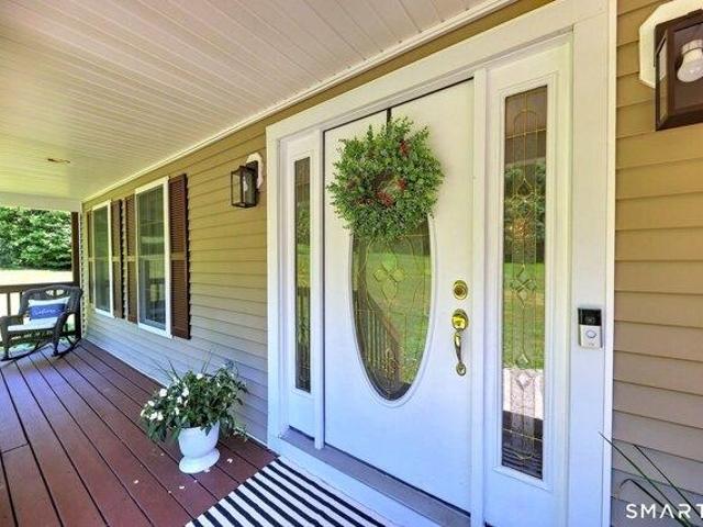 House for sale in Oxford, Connecticut