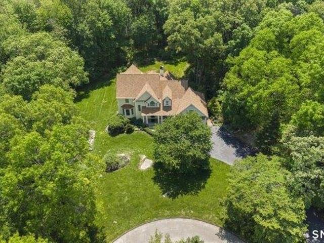 House for sale in Oxford, Connecticut