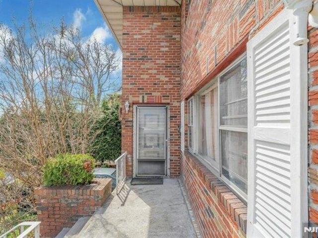 House for sale in Palisades Park, New Jersey