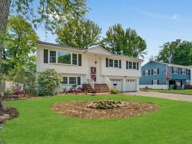 House for sale in Paramus, New Jersey