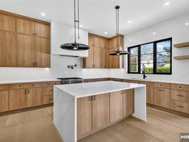 House for sale in Paramus, New Jersey