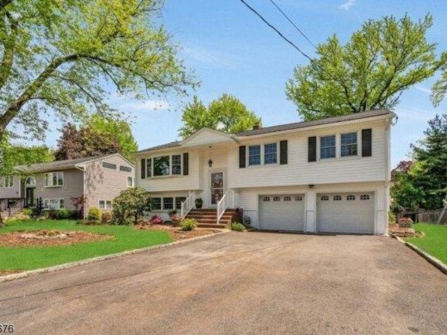 House for sale in Paramus, New Jersey
