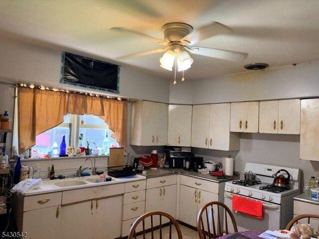 House for sale in Lake View, Paterson