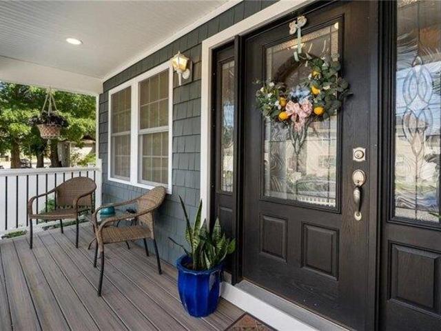 House for sale in Fairlawn, Pawtucket