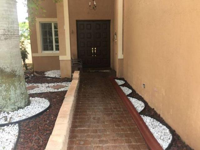 House for sale in Pembroke Pines, Florida