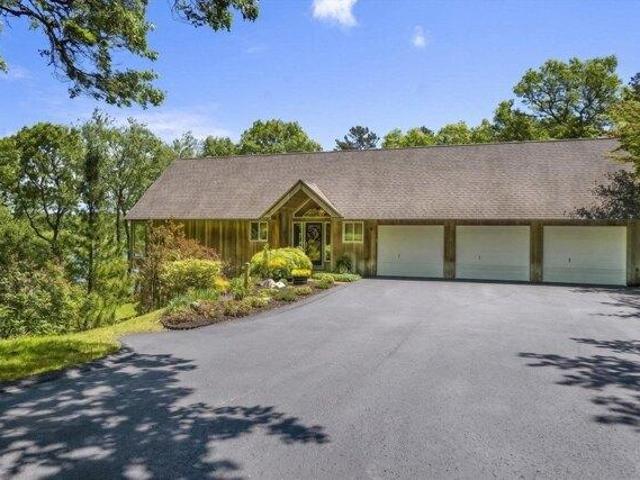 House for sale in Manomet, Massachusetts