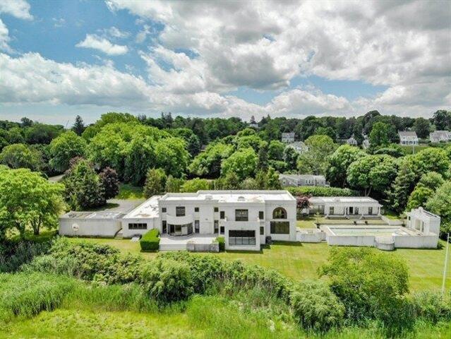 House for sale in Manomet, Massachusetts