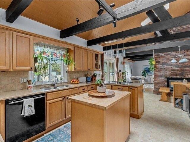 House for sale in Manomet, Massachusetts