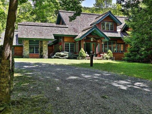 House for sale in Plymouth, Windsor County