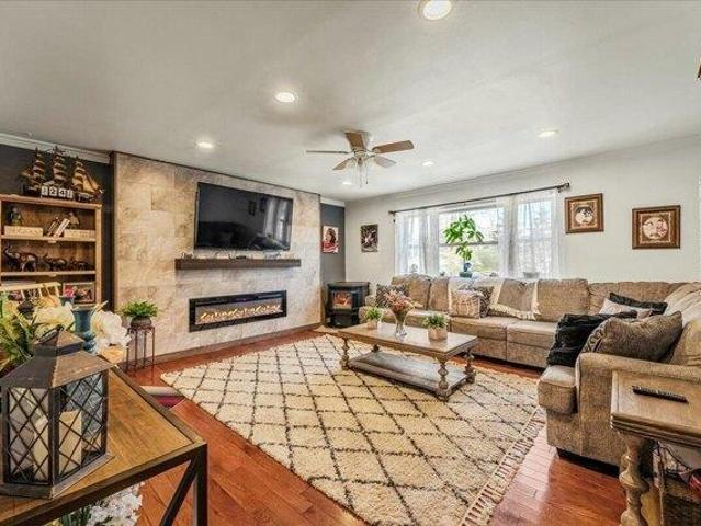 House for sale in Pocono Summit