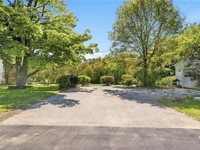 House for sale in Pomfret, Connecticut