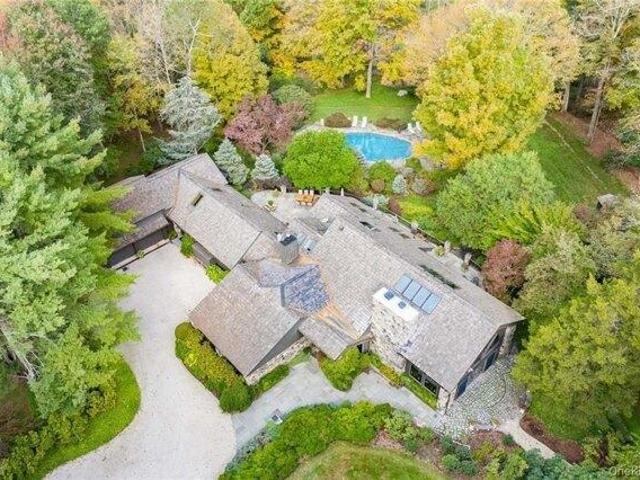House for sale in Pound Ridge, New York