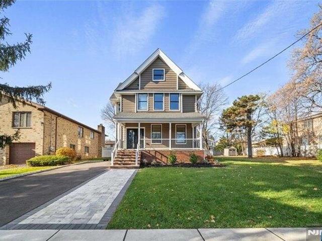 House for sale in Ridgefield, New Jersey