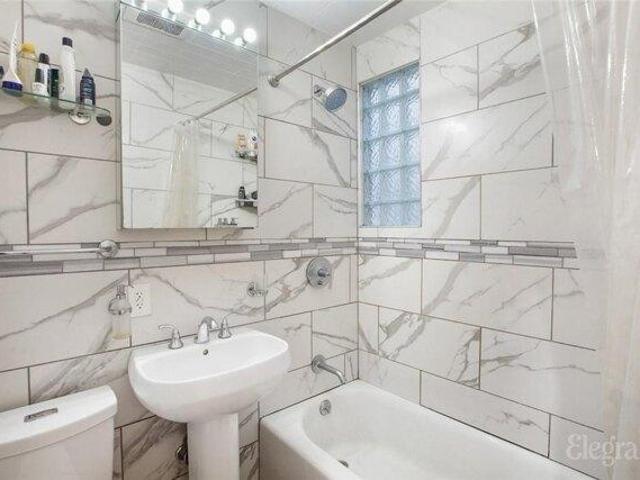 House for sale in Queens, Arverne