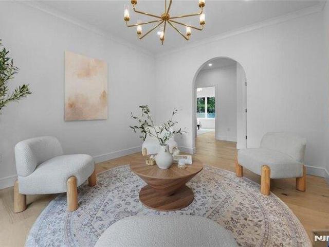 House for sale in North Hackensack, River Edge