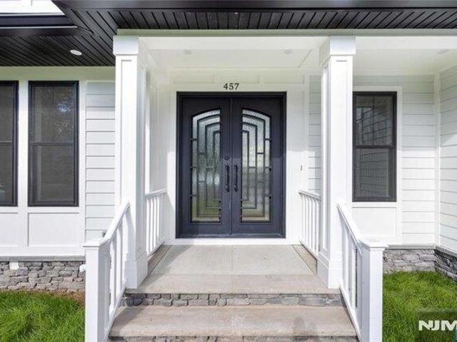 House for sale in Cherry Hill, River Edge