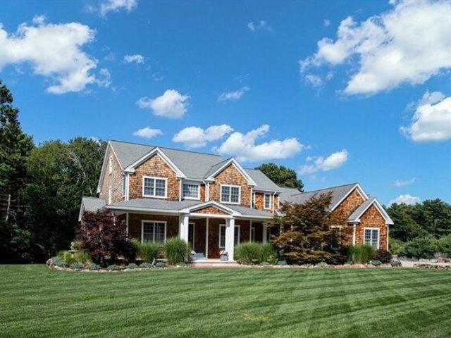 House for sale in Rochester, Massachusetts