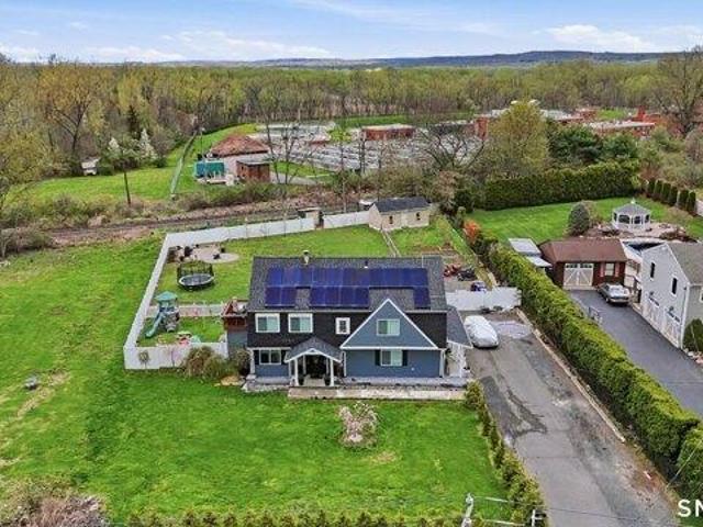 House for sale in Rocky Hill, Connecticut