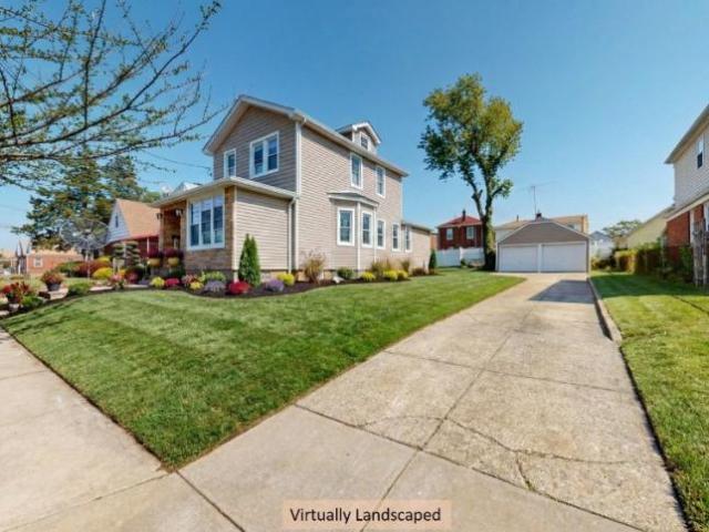 House for sale in Queens, Arverne