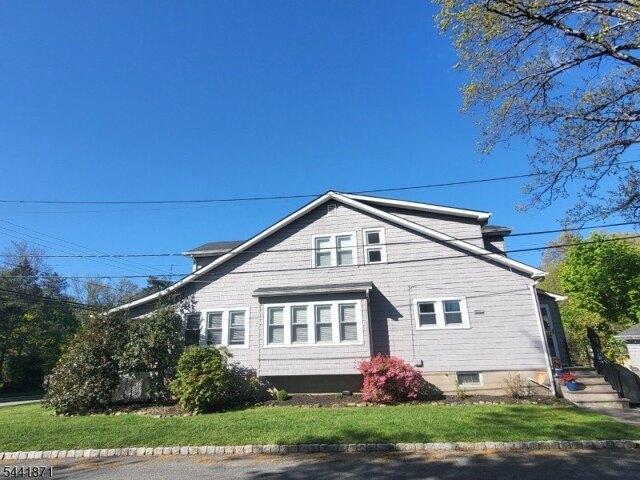 House for sale in Roseland, New Jersey