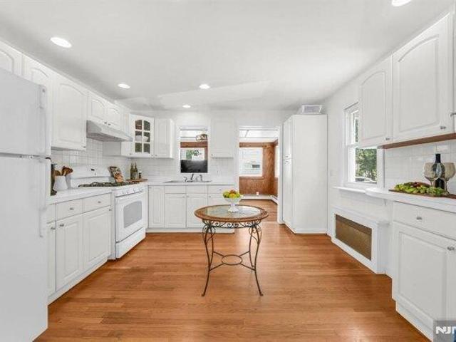 House for sale in Roseland, New Jersey