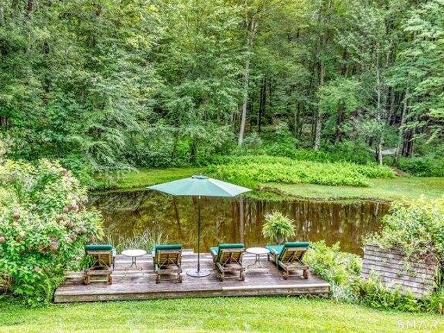 House for sale in Roxbury Center Historic District, Roxbury