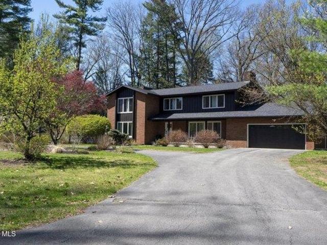 House for sale in Saratoga, New York