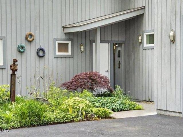 House for sale in Saratoga, New York