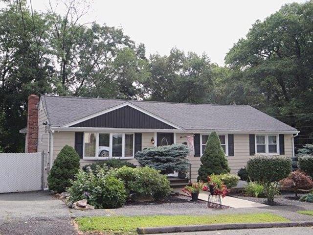 House for sale in Lynnhurst, Saugus