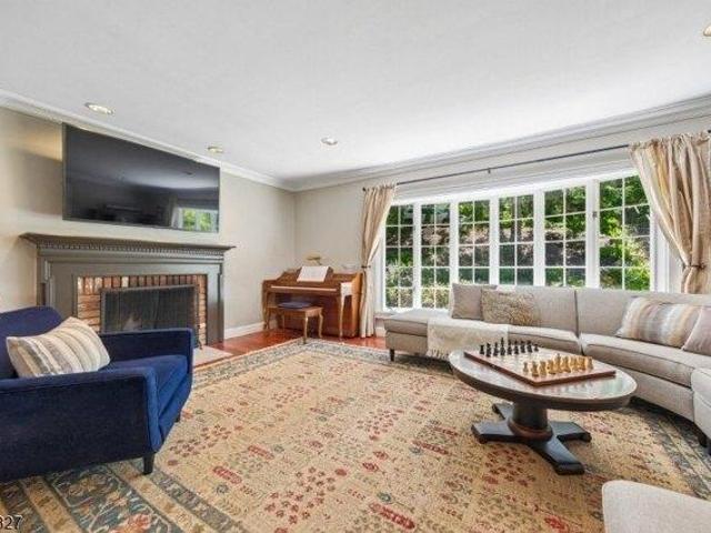 House for sale in Mountainside, New Jersey