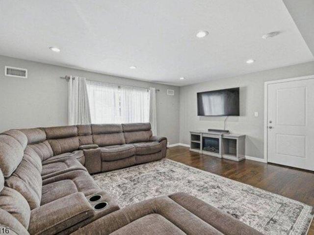 House for sale in North End, Secaucus