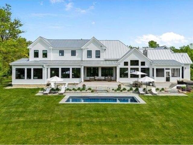 House for sale in Shelburne, Vermont