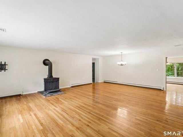 House for sale in Pine Rock Park, Shelton