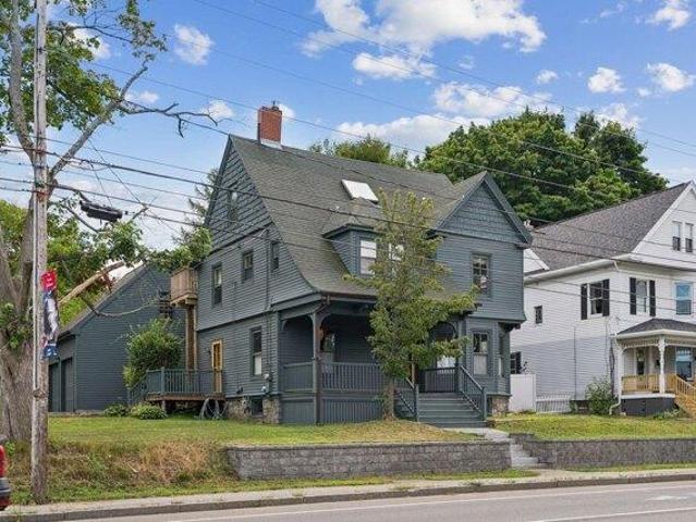 House for sale in Meeting House Hill, South Portland