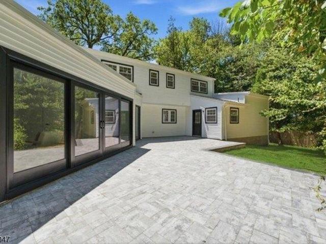 House for sale in Springfield, New Jersey