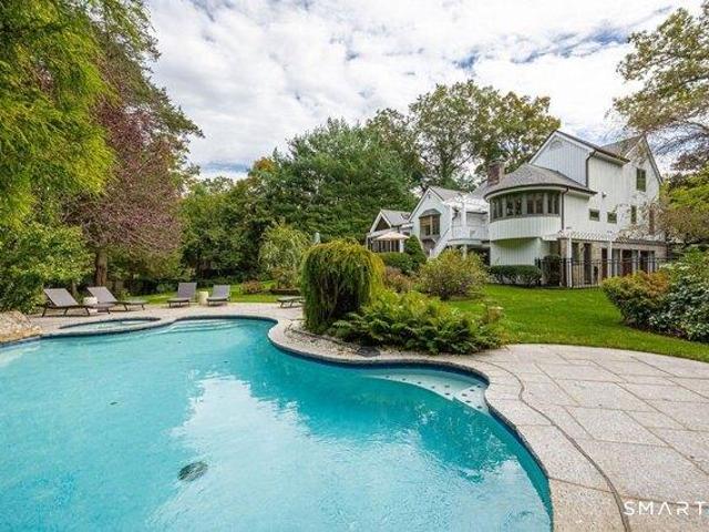 House for sale in Hunting Ridge, Stamford