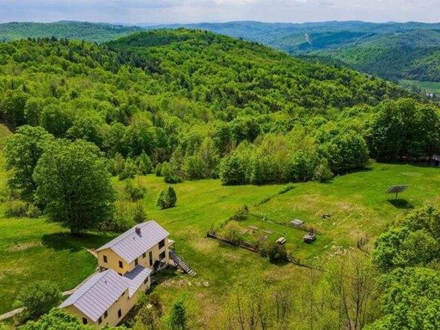 House for sale in Strafford, Vermont