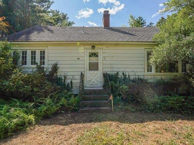 House for sale in Fiskdale, Massachusetts