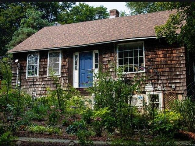 House for sale in Fiskdale, Massachusetts