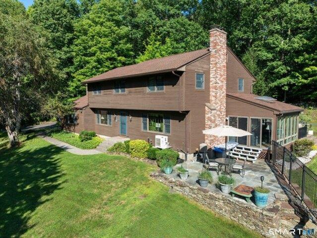 House for sale in Suffield, Connecticut