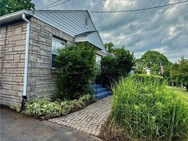 House for sale in Syracuse, New York